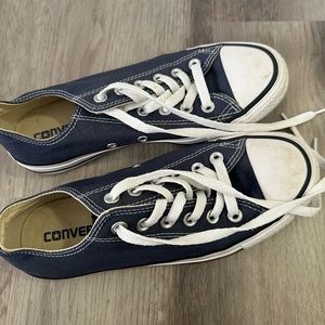 Navy blue converse